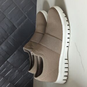 Blondo Florence waterproof slip on sneaker Taupe